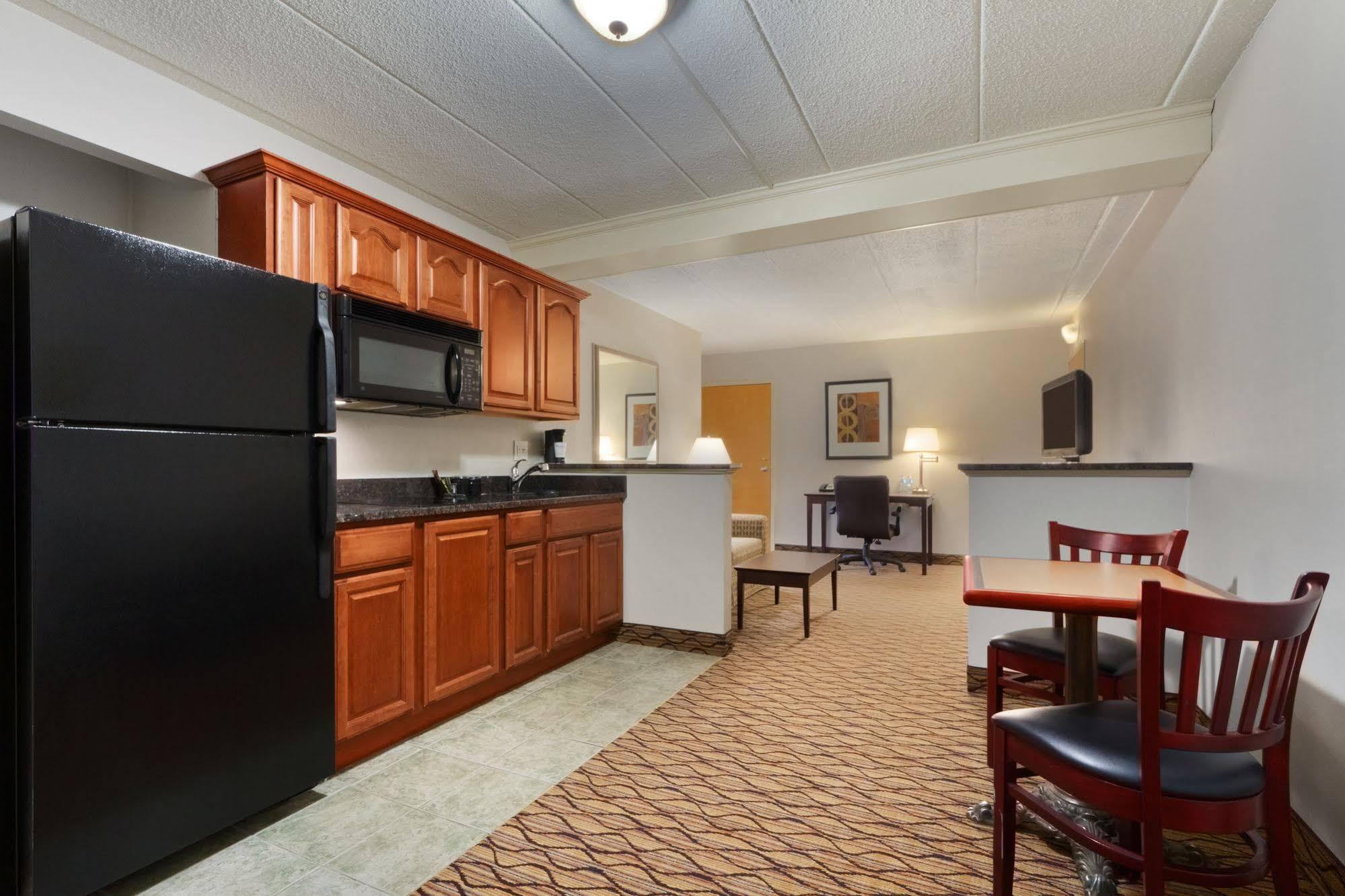 Comfort Inn & Suites Glen Mills - West Chester Ngoại thất bức ảnh