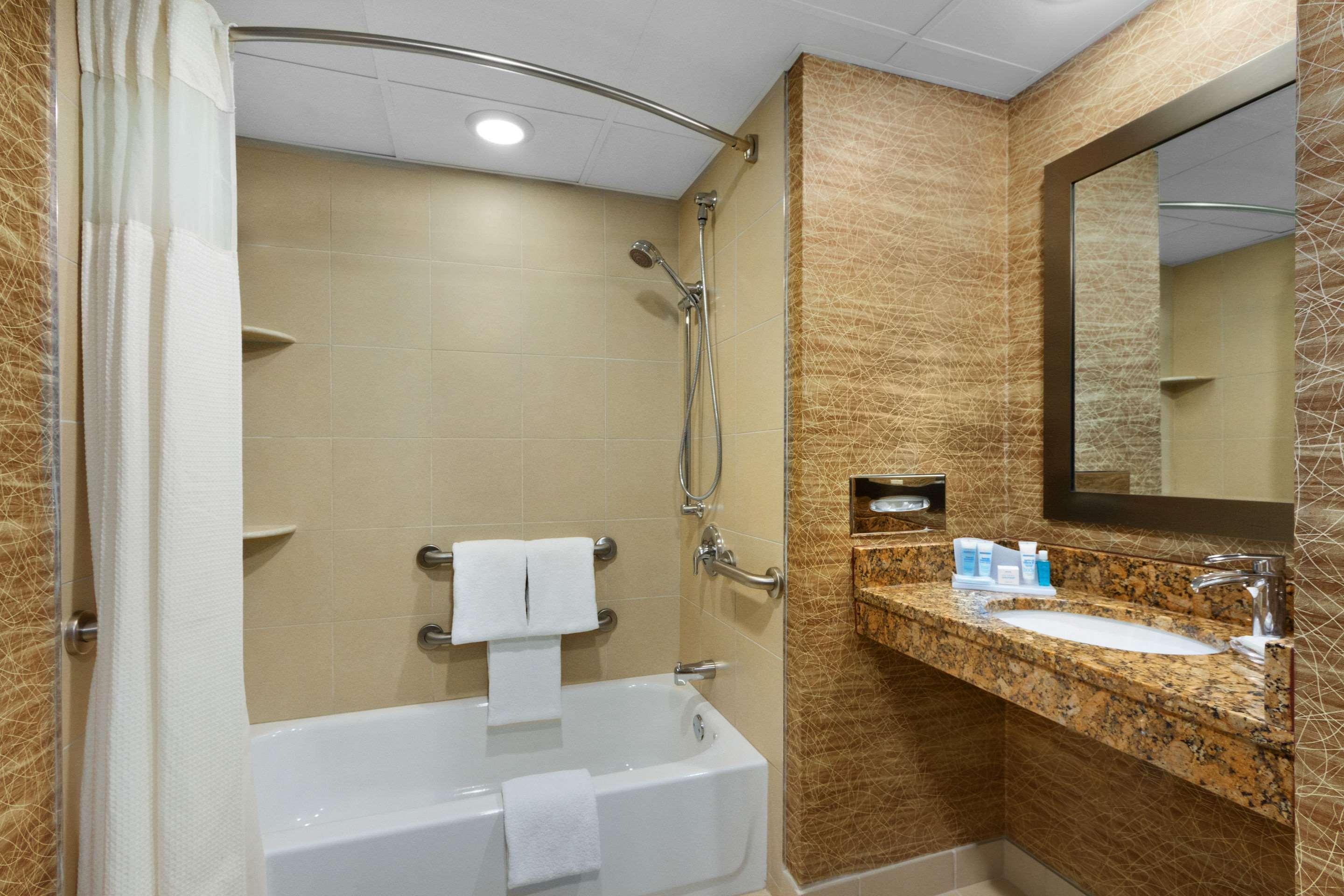 Comfort Inn & Suites Glen Mills - West Chester Ngoại thất bức ảnh