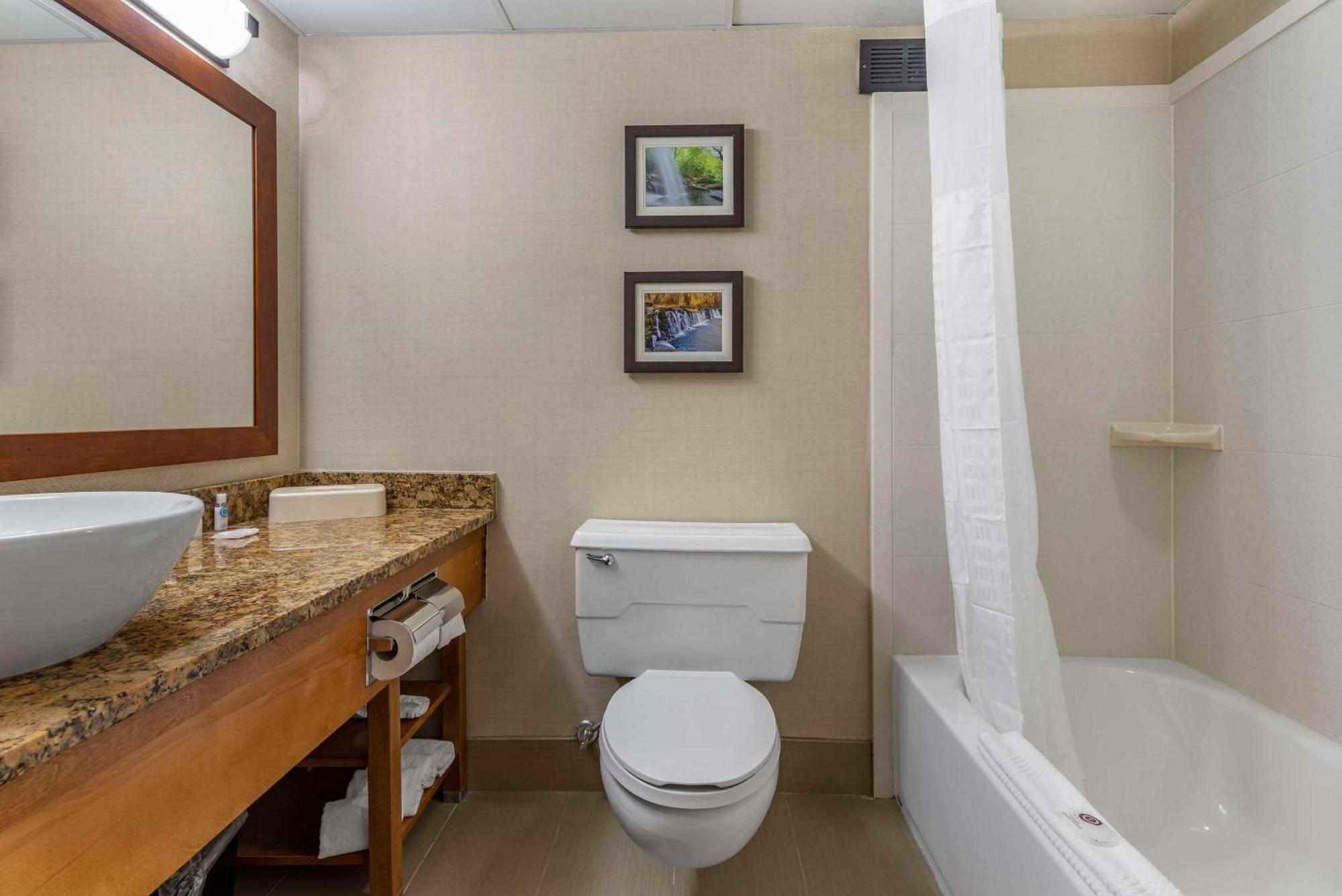 Comfort Inn & Suites Glen Mills - West Chester Ngoại thất bức ảnh
